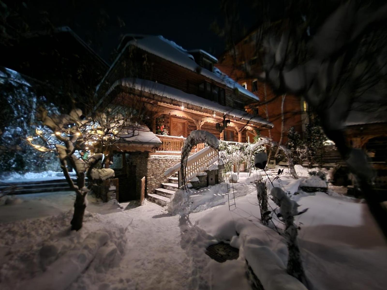 Suita Pin - Catun Sinaia Bagian luar foto